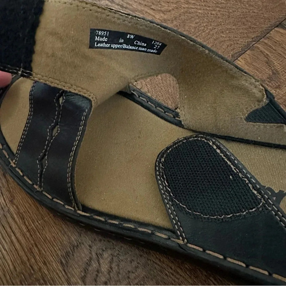 CLARKS Leather Slides Sandals Slip On Comfort Shoes Size 8 W - Picture 4 of 6